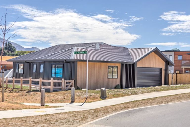 Photo of property in 63 Farrant Drive, Wanaka, 9305