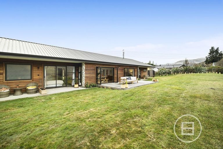 Photo of property in 50 Judge And Jury Drive, Lake Hayes, Queenstown, 9304