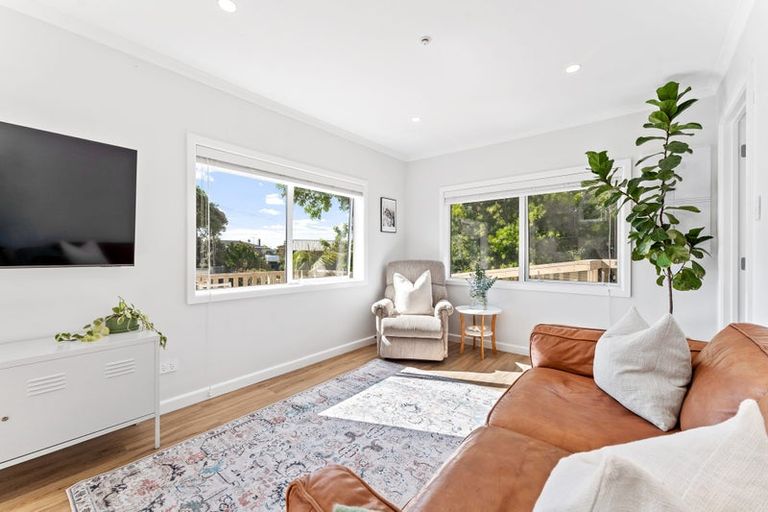 Photo of property in 851 Whangaparaoa Road, Manly, Whangaparaoa, 0930