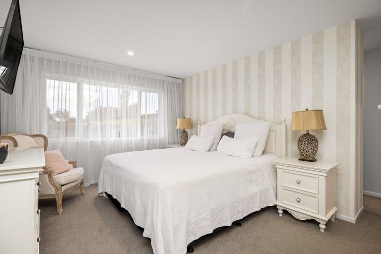 Photo of property in 49ra Oceana Drive, Welcome Bay, Tauranga, 3175