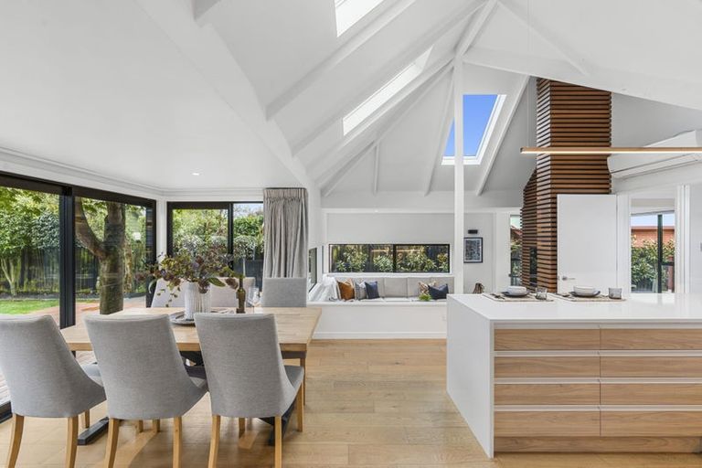 Photo of property in 9 Ringwood Place, Avonhead, Christchurch, 8042