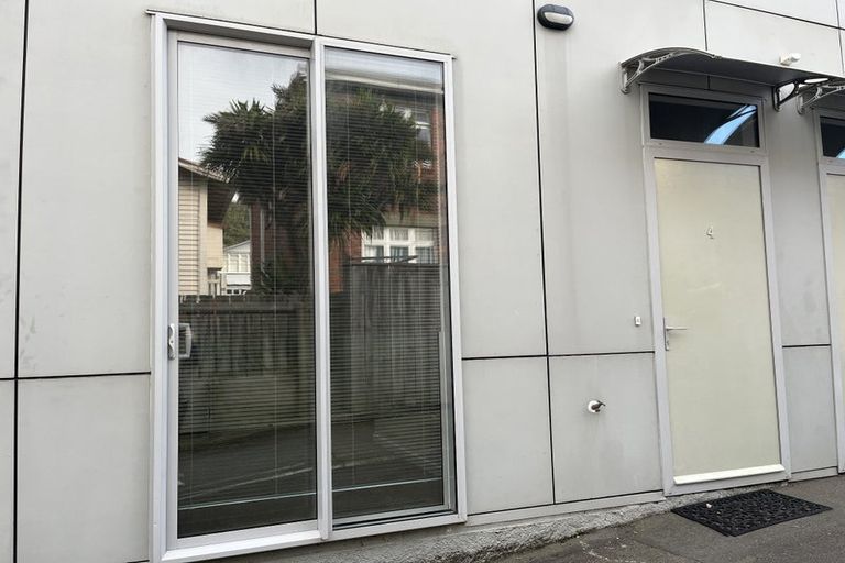 Photo of property in 25u4 Home Street, Mount Victoria, Wellington, 6011