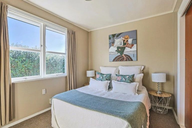 Photo of property in 2/65 Middle Road, Havelock North, 4130