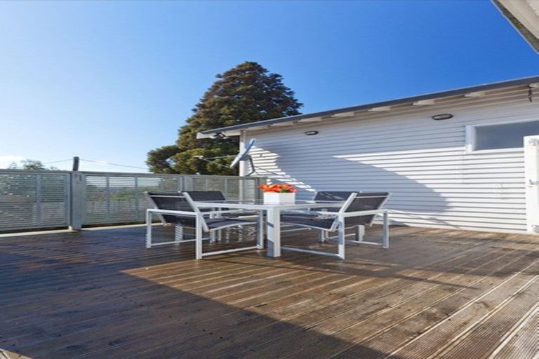 Photo of property in 12 Nikau Street, New Lynn, Auckland, 0600