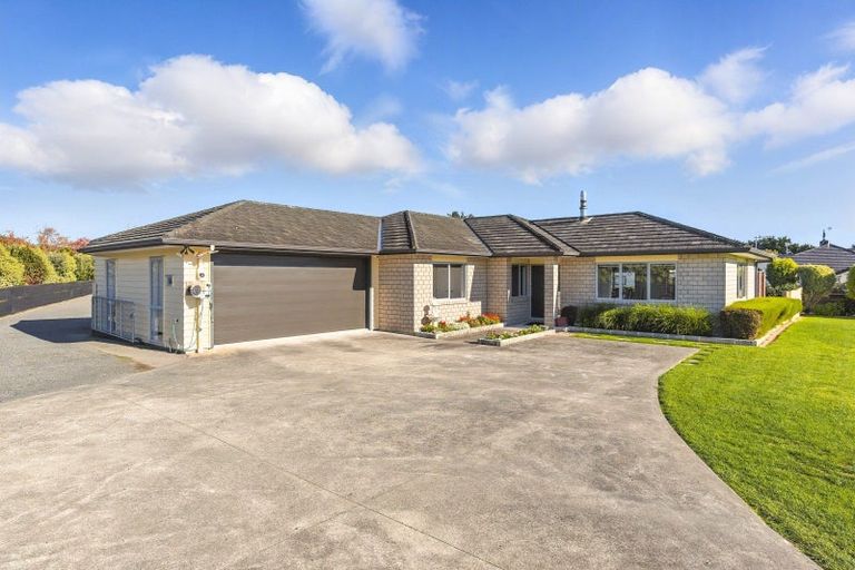 Photo of property in 51 Garth Road, Levin, 5571