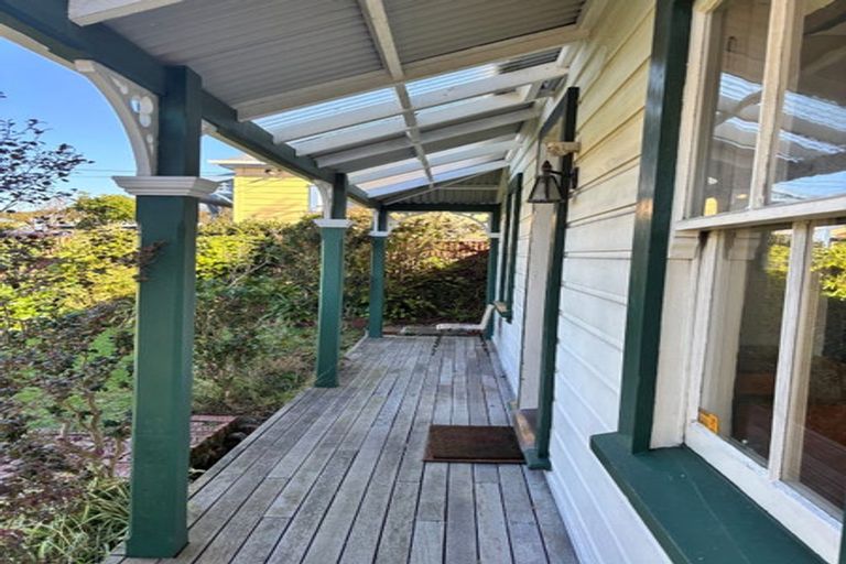 Photo of property in 2 Torless Terrace, Thorndon, Wellington, 6011