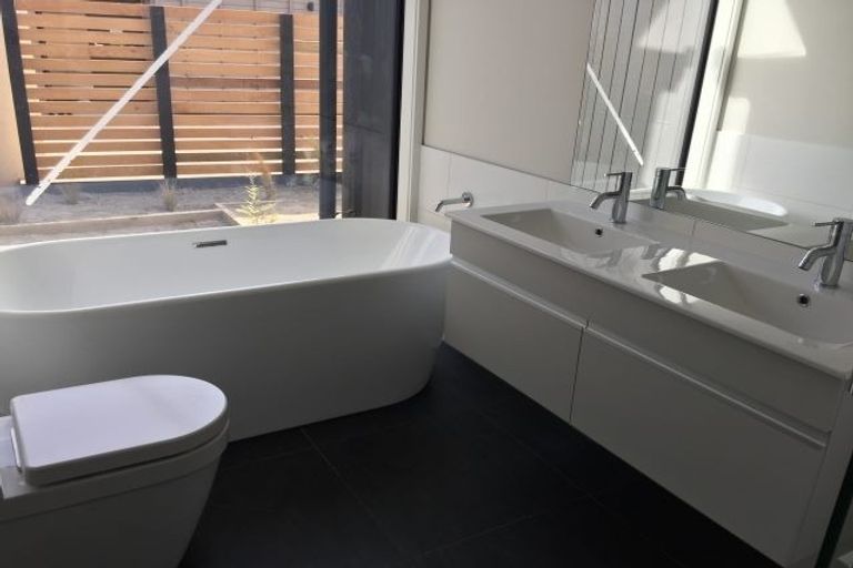 Photo of property in 5 Parera Lane, Jacks Point, Queenstown, 9371