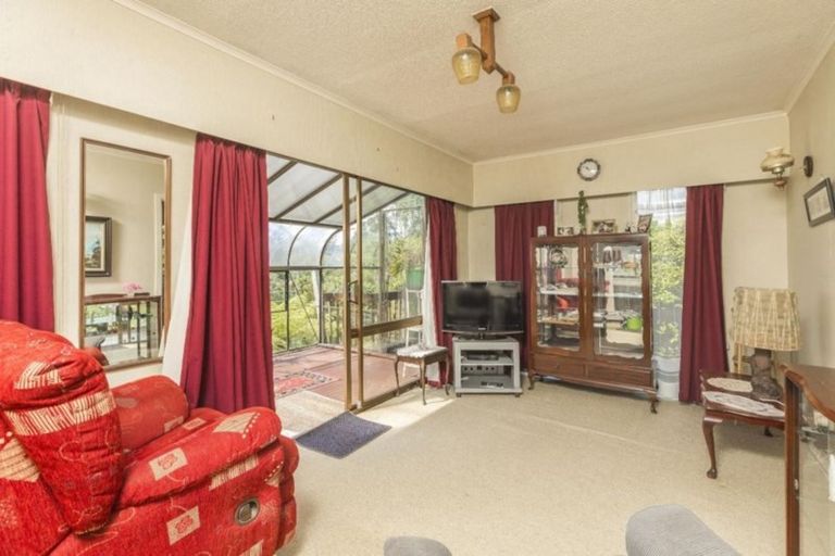Photo of property in 11 Ross Avenue, Glenfield, Auckland, 0629