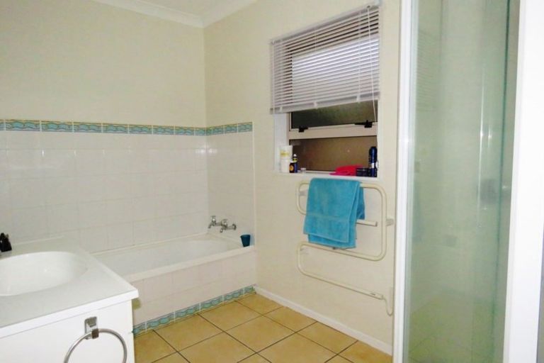 Photo of property in 15 Oaklands Drive, Cambridge, 3434