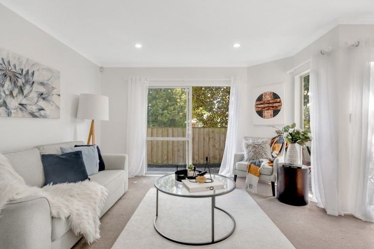 Photo of property in 2/17 Bain Place, Bucklands Beach, Auckland, 2014