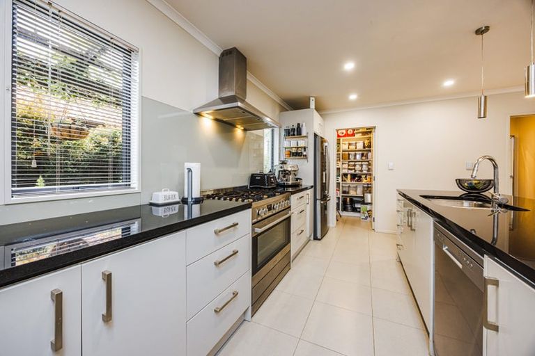 Photo of property in 24 Corsica Way, Karaka, Papakura, 2113