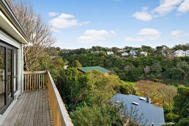Photo of property in 23 Creswick Terrace, Northland, Wellington, 6012