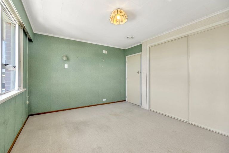 Photo of property in 6 Rospeath Crescent, Spotswood, New Plymouth, 4310