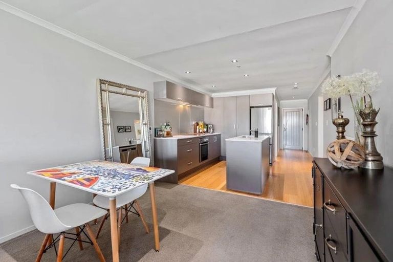 Photo of property in 304/277 Maunganui Road, Mount Maunganui, 3116