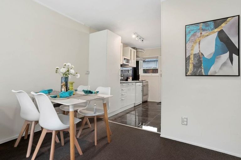 Photo of property in 11/5 Keeling Road, Henderson, Auckland, 0612