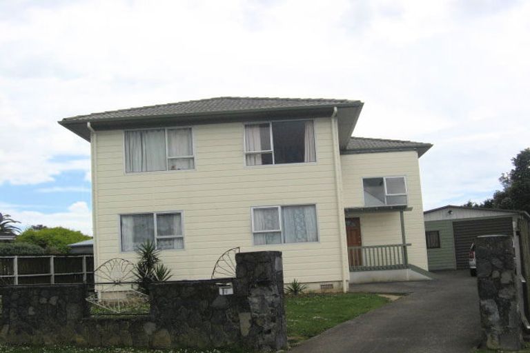 Photo of property in 13 Funnell Place, Manurewa, Auckland, 2102