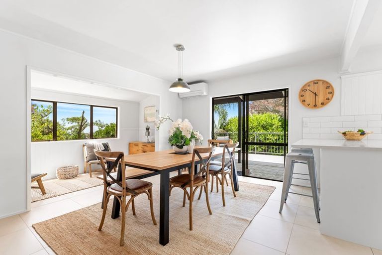 Photo of property in 6 Elliston Crescent, Stanmore Bay, Whangaparaoa, 0932