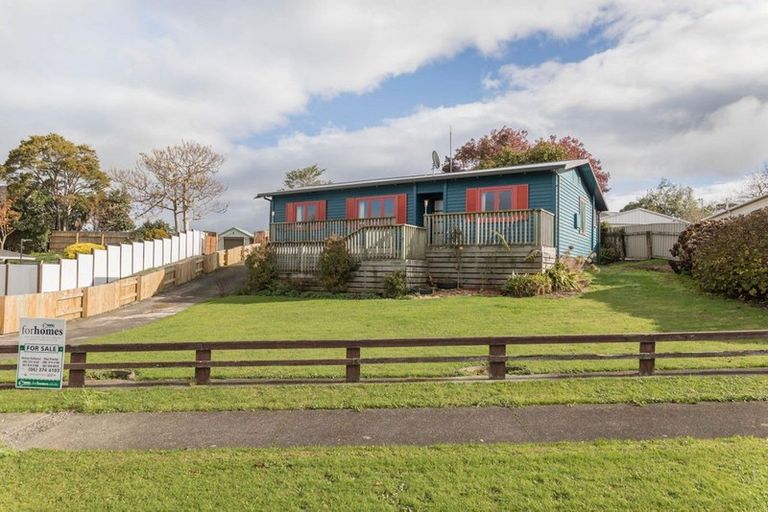 Photo of property in 11 Maclaurin Street, Dannevirke, 4930