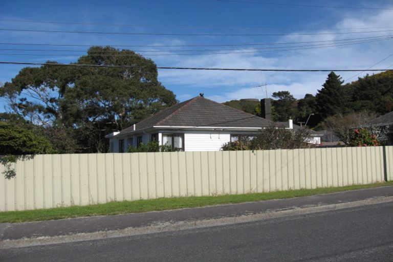 Photo of property in 4 Kent Street, Wainuiomata, Lower Hutt, 5014