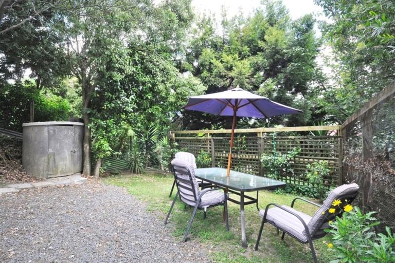 Photo of property in 33 Mellsop Avenue, Waiuku, 2123