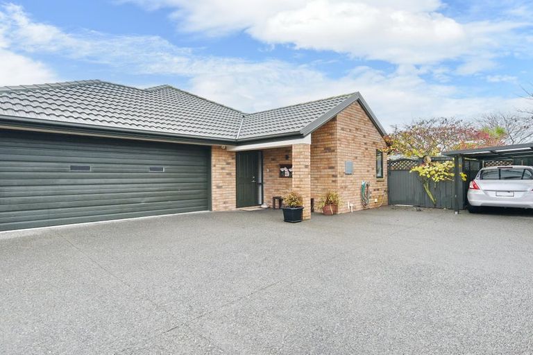 Photo of property in 12 Belgrove Place, Parklands, Christchurch, 8083