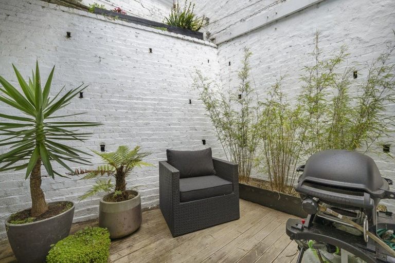 Photo of property in 11 Hay Street, Oriental Bay, Wellington, 6011