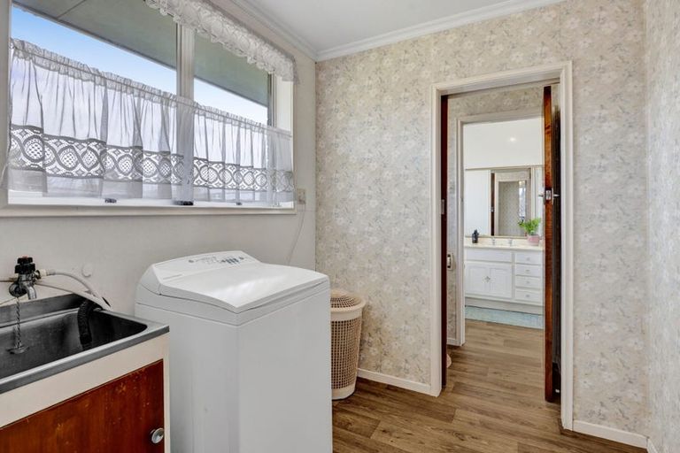 Photo of property in 3 Caesar Street, Stratford, 4332