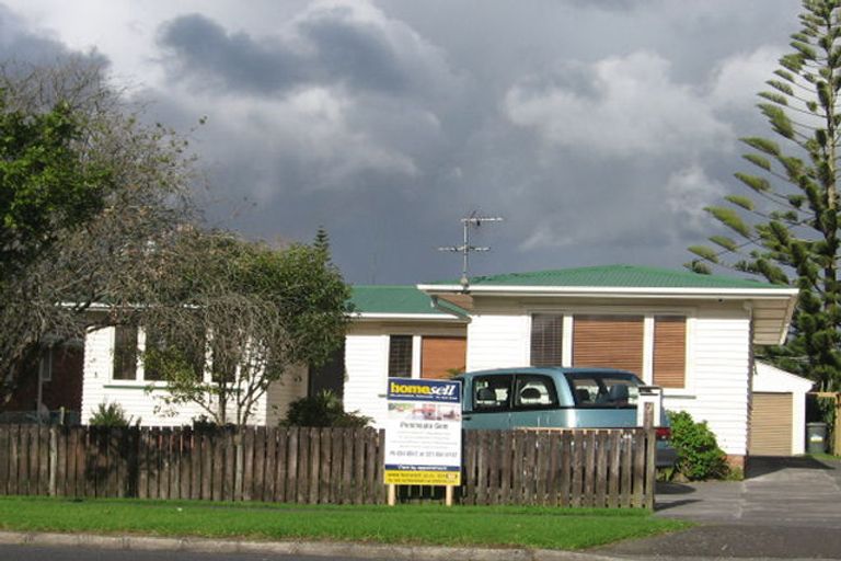 Photo of property in 46 Matipo Road, Te Atatu Peninsula, Auckland, 0610