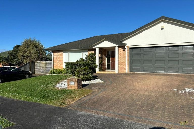 Photo of property in 21 Eaglemont Drive, East Tamaki Heights, Auckland, 2016