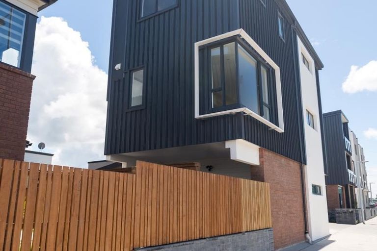 Photo of property in 162 Hobsonville Point Road, Hobsonville, Auckland, 0616