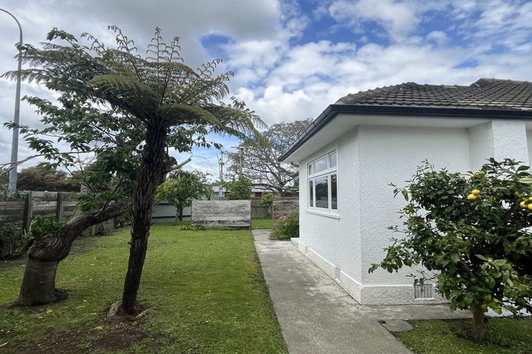 Photo of property in 76 Pitama Road, Awapuni, Palmerston North, 4412