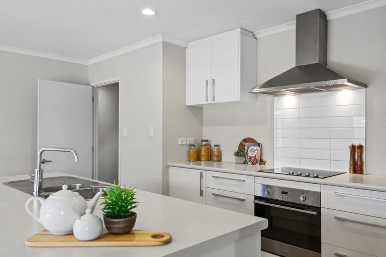 Photo of property in 37 Faringdon Boulevard, Rolleston, 7615