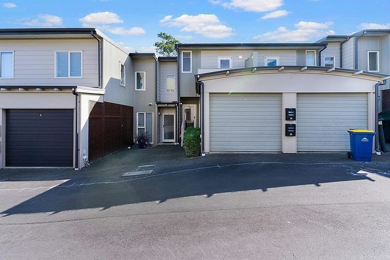 Photo of property in 1/206 Manuka Road, Bayview, Auckland, 0629