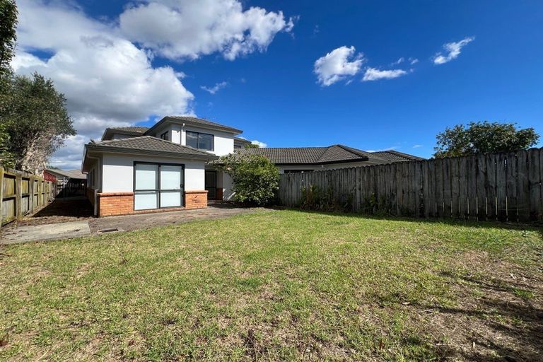 Photo of property in 8 Shankill Place, East Tamaki, Auckland, 2013