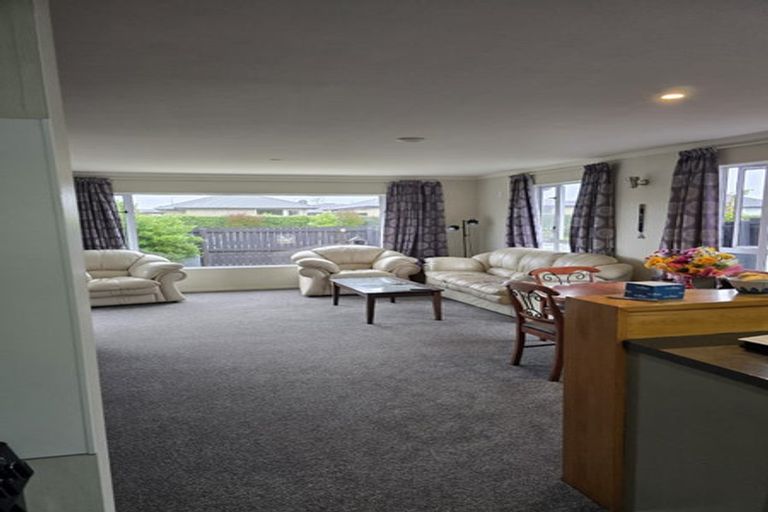 Photo of property in 22 Amberley Beach Road, Amberley, 7410