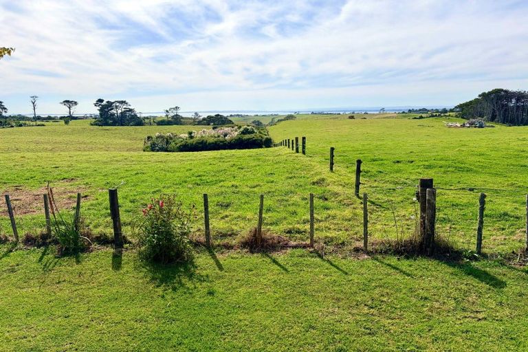 Photo of property in 2160 Awhitu Road, Pollok, Waiuku, 2684