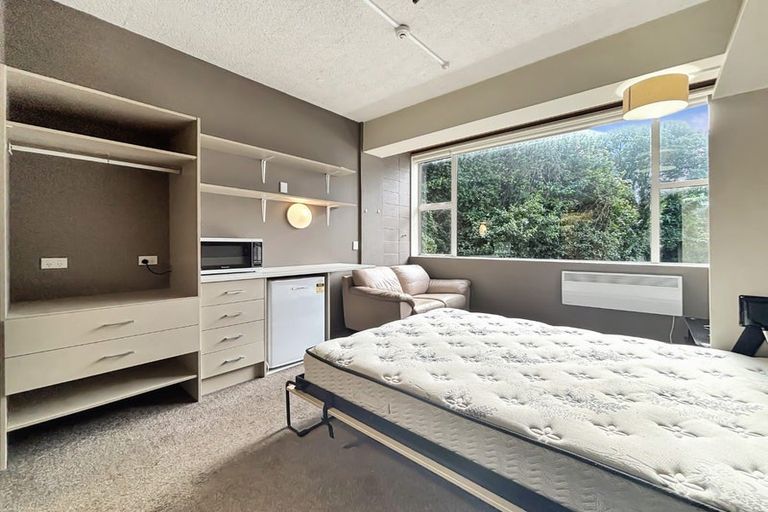 Photo of property in Sharella Living, 20 Glenmore Street, Thorndon, Wellington, 6011