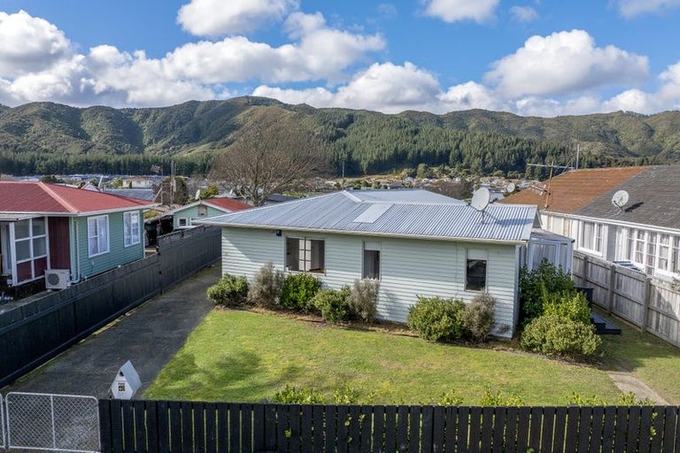 Photo of property in 40 Hamstead Street, Wainuiomata, Lower Hutt, 5014