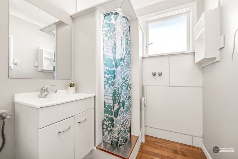 Photo of property in 25 Nile Street, Waterloo, Lower Hutt, 5011