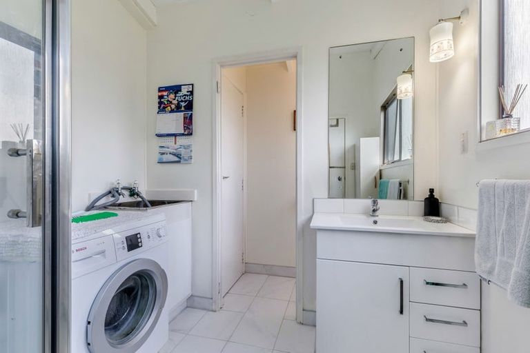 Photo of property in 11 Bays Road, Orere Point, Papakura, 2585