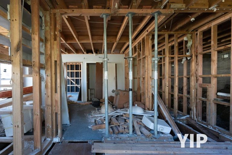 Photo of property in 114a Newlands Road, Newlands, Wellington, 6037