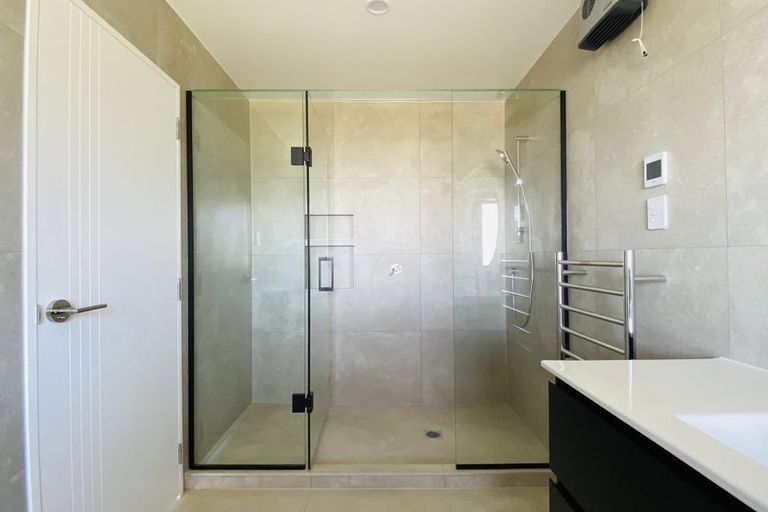 Photo of property in 12 Pacific Heights Road, Orewa, 0931