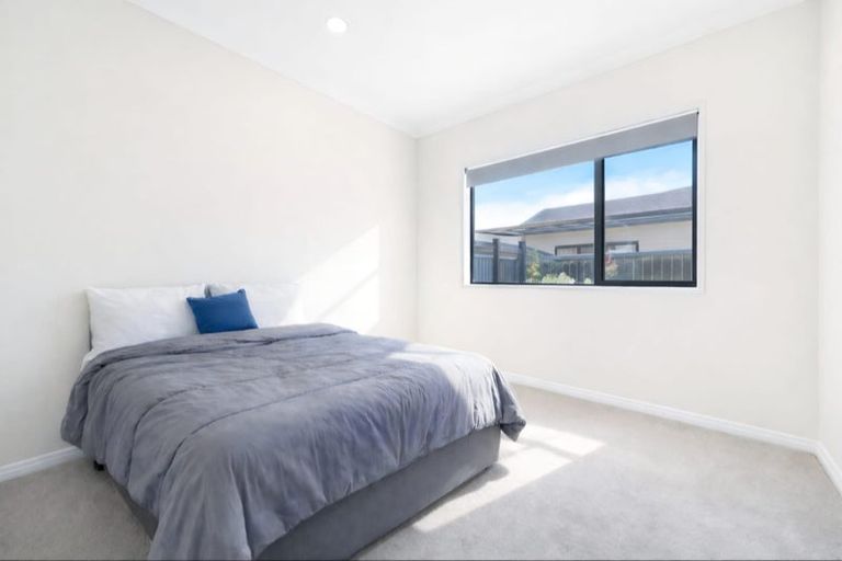 Photo of property in 6 Kakabeak Way, Takanini, 2110