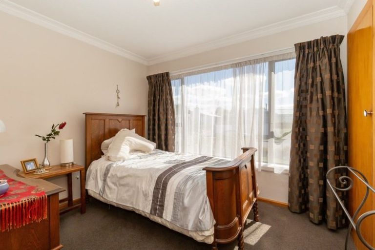 Photo of property in 11 Oriana Crescent, Hornby, Christchurch, 8042