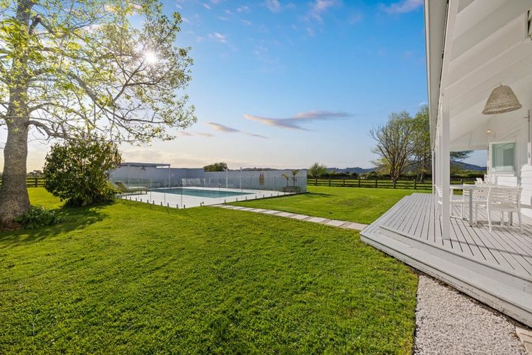 Photo of property in 161 Monument Road, Clevedon, 2582