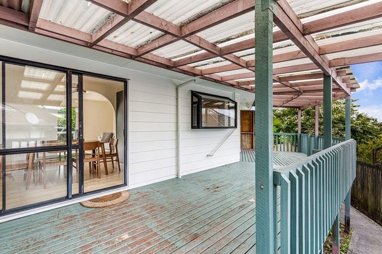 Photo of property in 22 Landsdale Place, Massey, Auckland, 0614