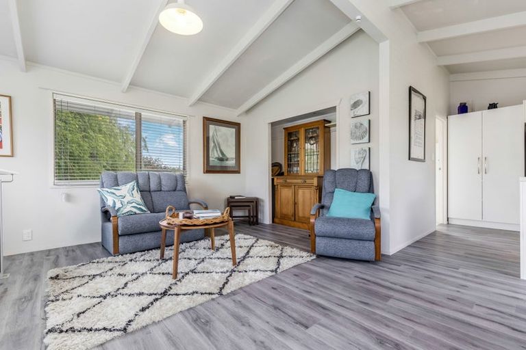 Photo of property in 11 Bays Road, Orere Point, Papakura, 2585