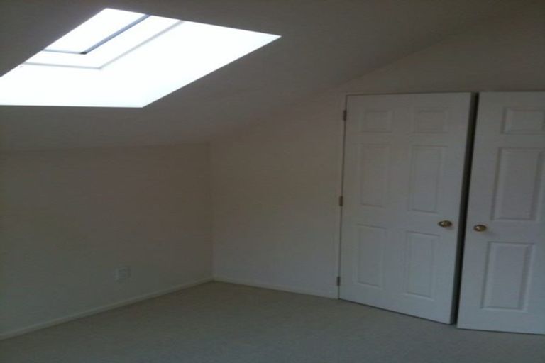 Photo of property in 32 Firth Terrace, Karori, Wellington, 6012