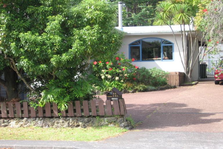 Photo of property in 90a Godley Road, Green Bay, Auckland, 0604