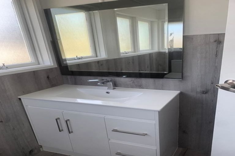 Photo of property in 16 Totara Street, Waiuku, 2123